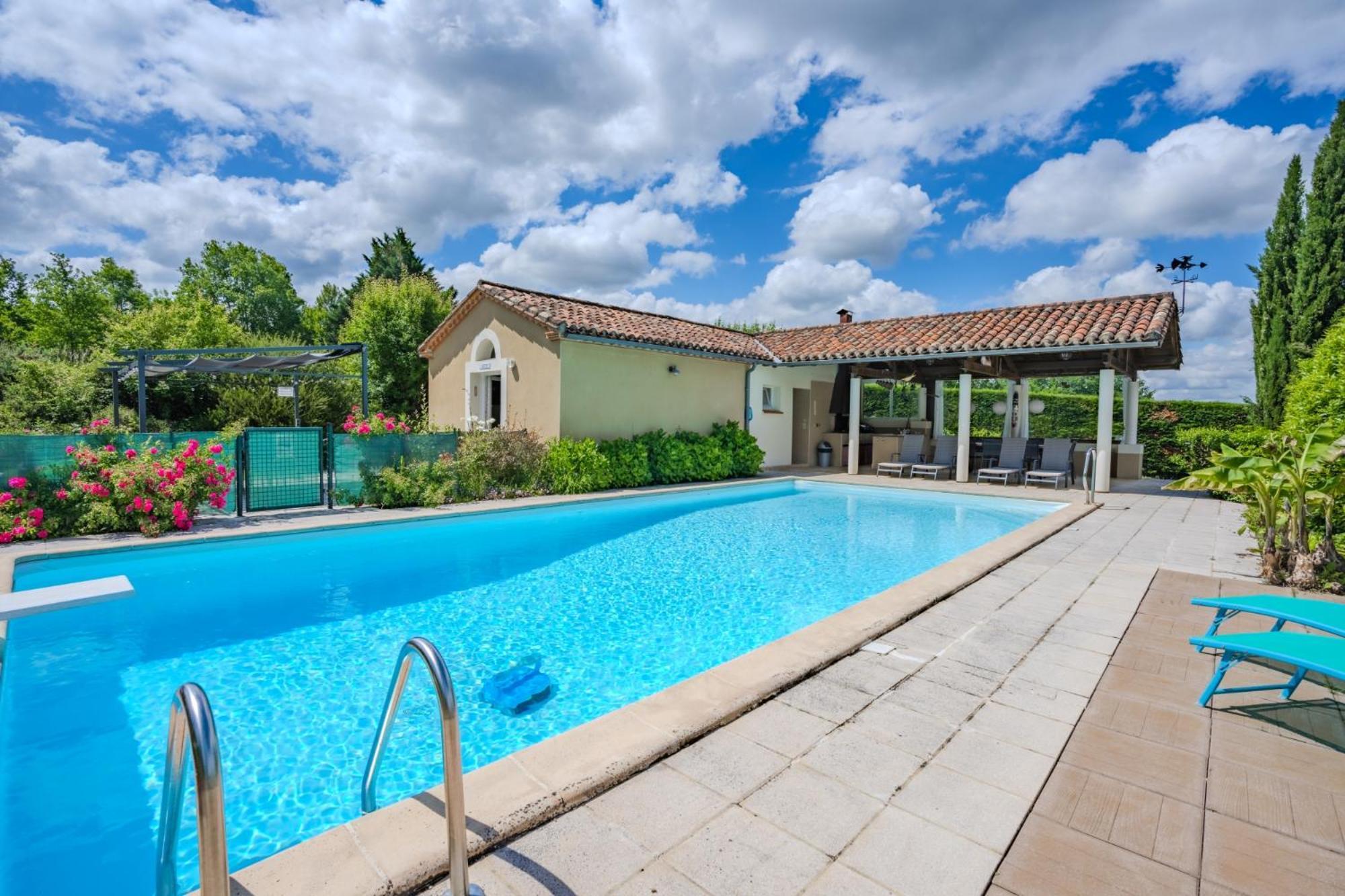Gites La Bakenia Villeneuve-sur-Lot Ngoại thất bức ảnh